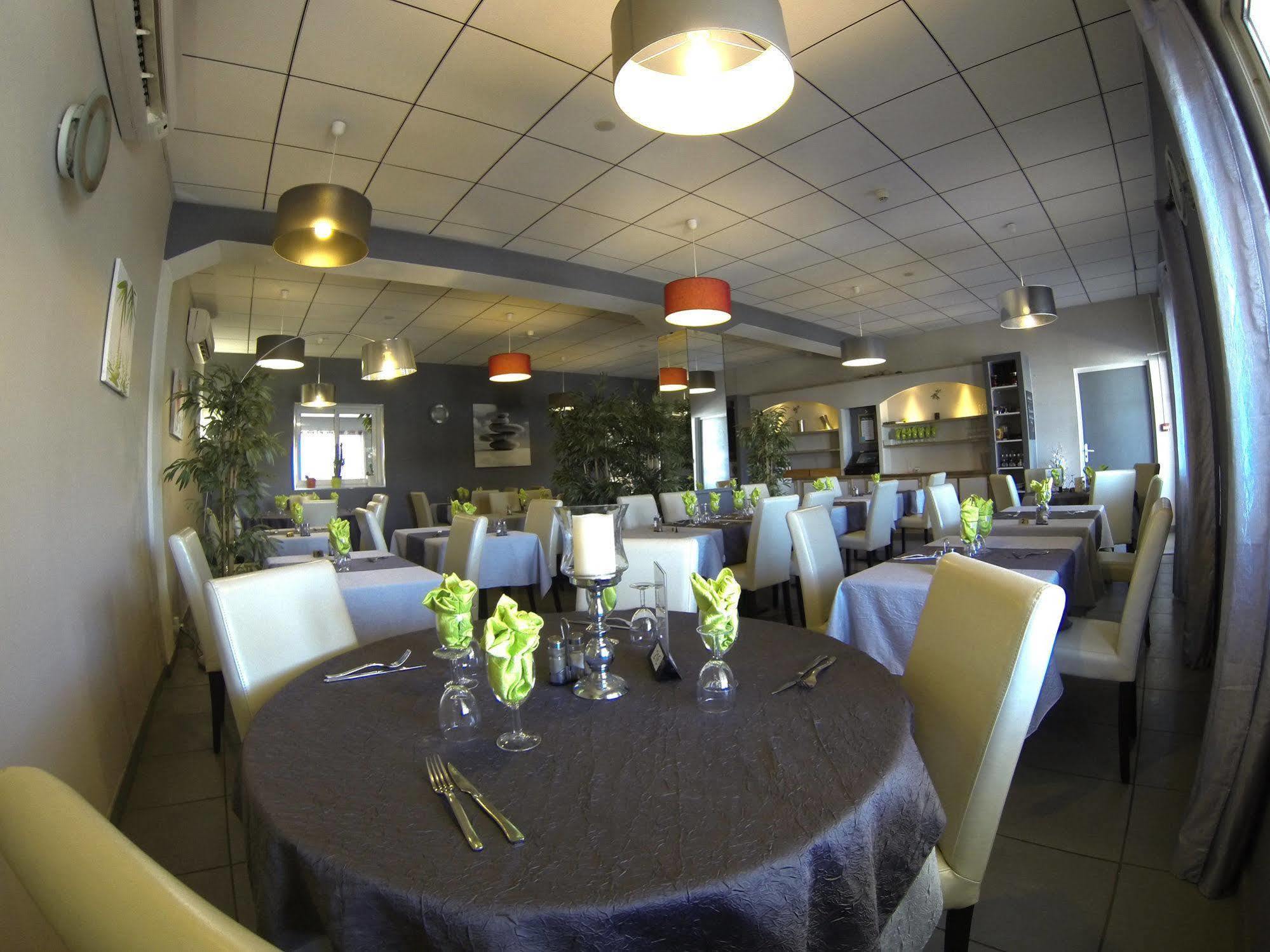 Hotel Restaurant L' Empereur Aleria  Esterno foto